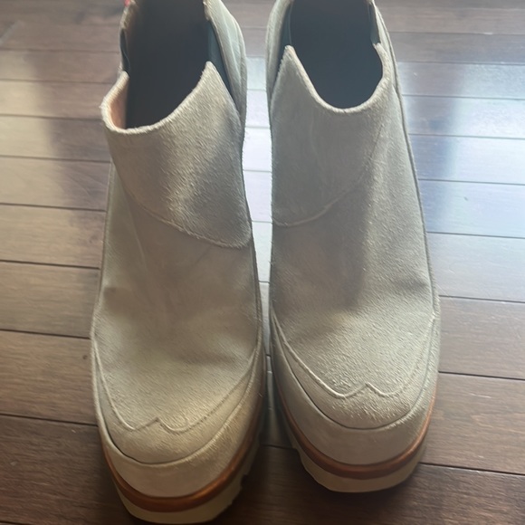 Hunter light grey suede booties size 9 - Picture 2 of 7